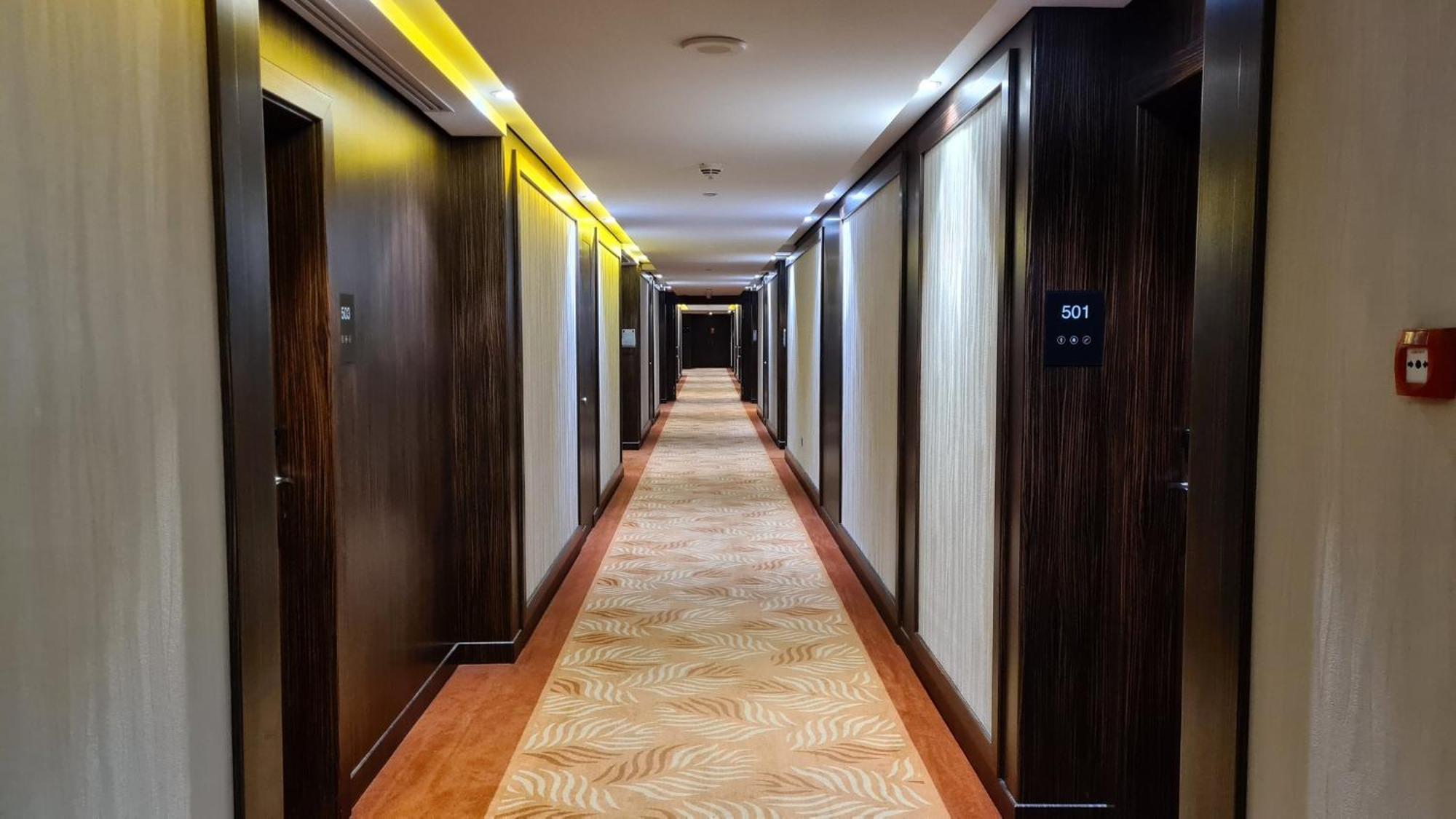 Crowne Plaza Kuwait Al Thuraya City By Ihg Kuwait City Exterior foto