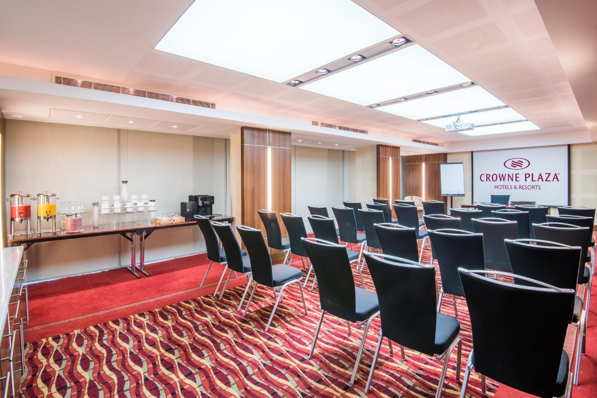 Crowne Plaza Kuwait Al Thuraya City By Ihg Kuwait City Exterior foto
